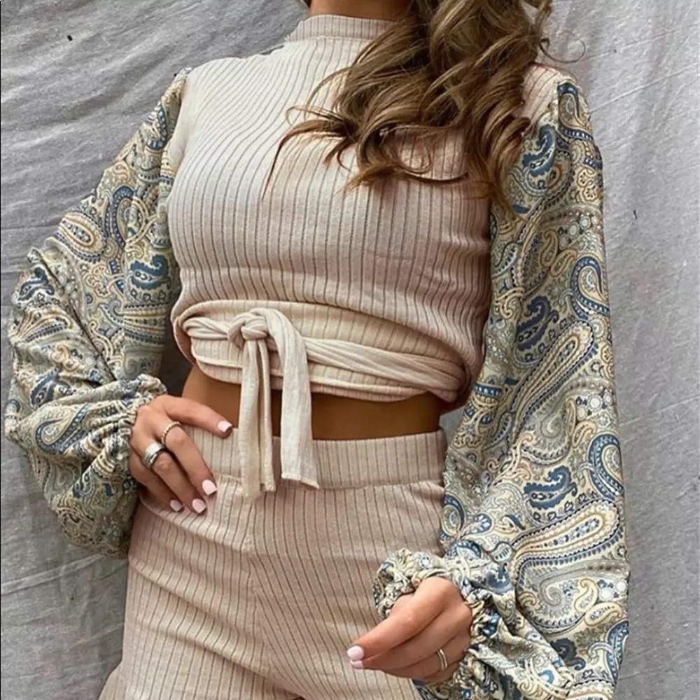 Top with Belt Ruffles Decor O-Neck Long Sleeve Print and high waist bottom
